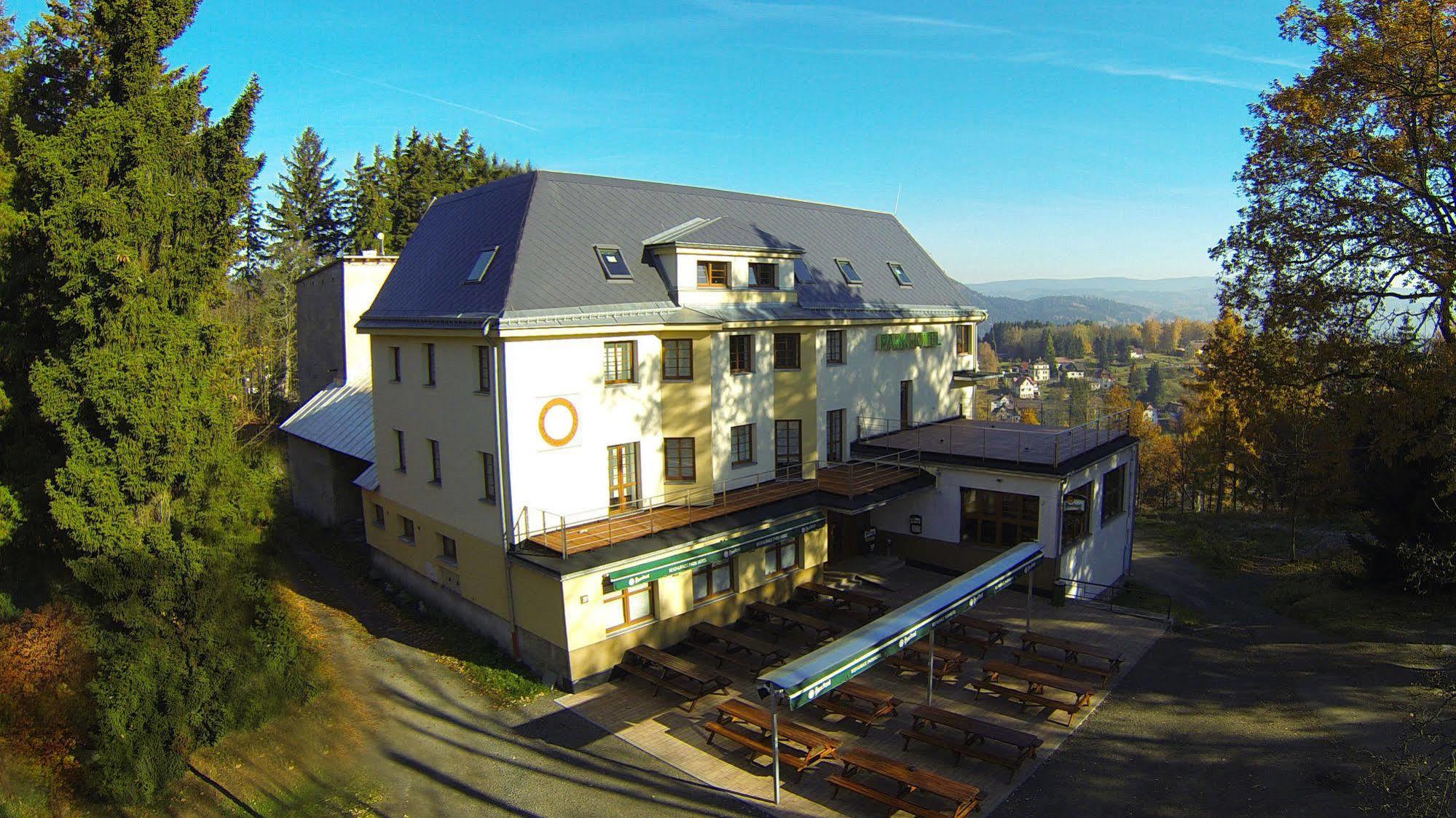 Parkhotel Smržovka エクステリア 写真